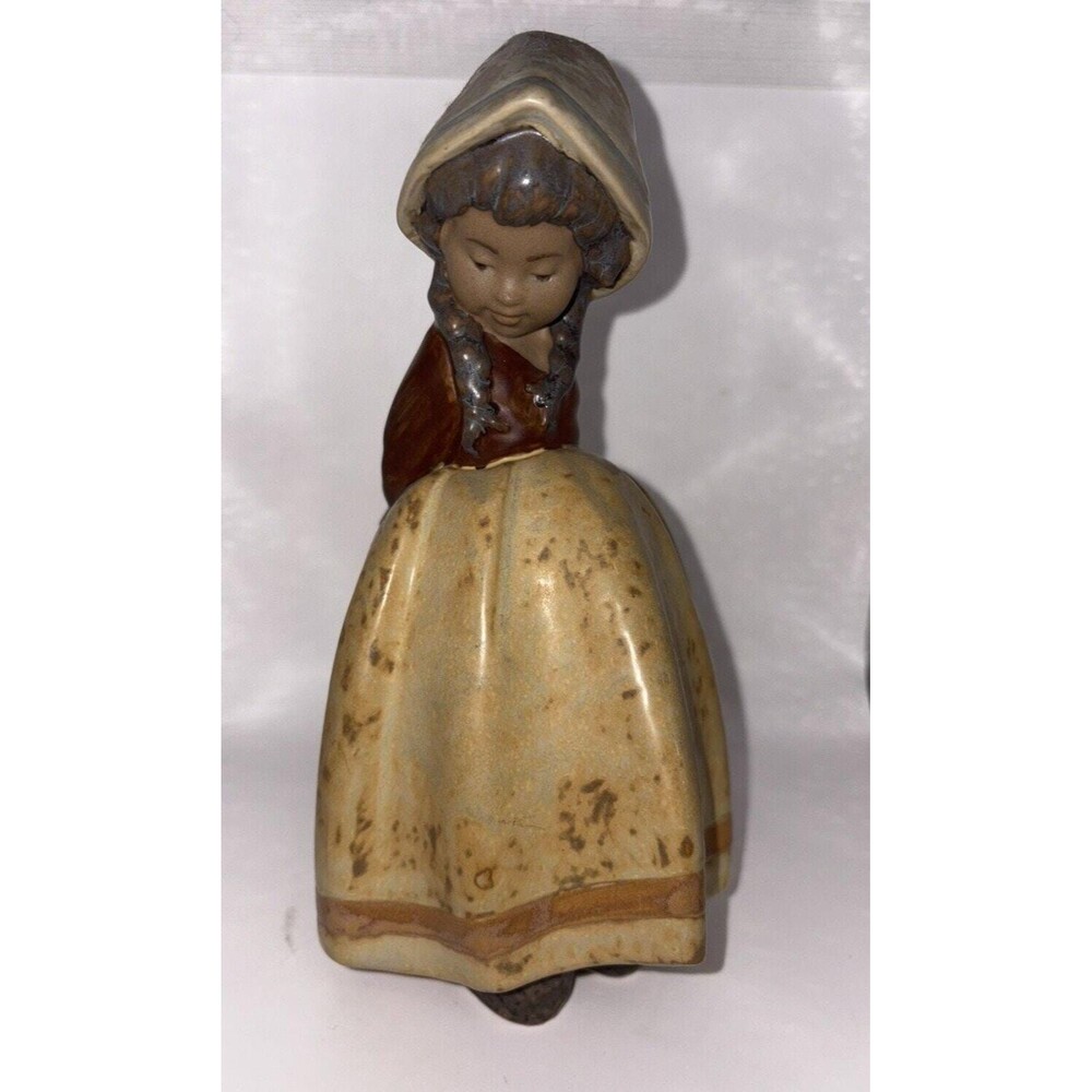 Lladro 2076 Lonely Girl Figurine 8 1/4" Tall RETIRED